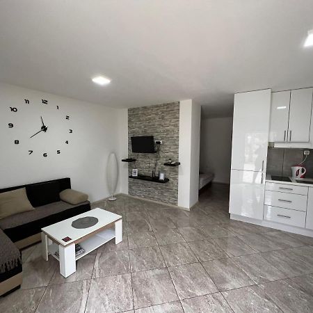 Aurora Apartment Sombor Buitenkant foto